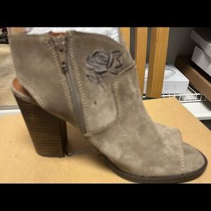 Hardly used sling back booties. Super cute! Color is listed as “brindle”